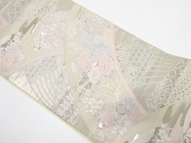 地紙に御所車・鼓・草花模様織り出し　袋帯